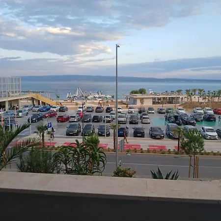 Znjan Beachfront Balcony 2plus2 Sea View * Split