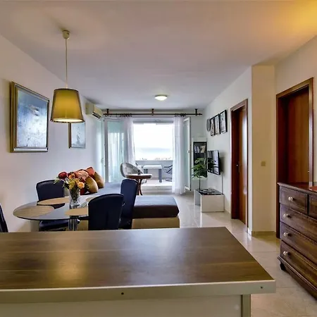 דירה Znjan Beachfront Balcony 2plus2 Sea View ספליט