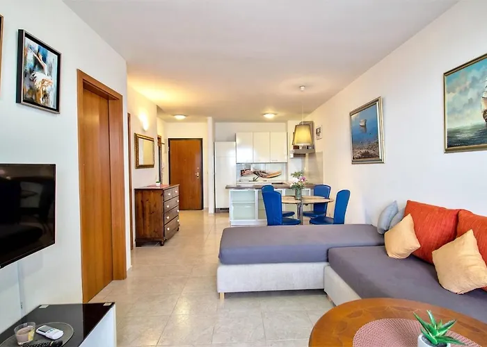 Znjan Beachfront Balcony 2plus2 Sea View Split