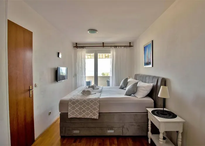 Appartement Znjan Beachfront Balcony 2plus2 Sea View Split