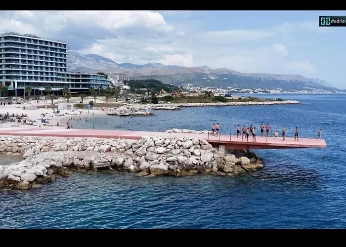 Znjan Beachfront Balcony 2plus2 Sea View Appartamento